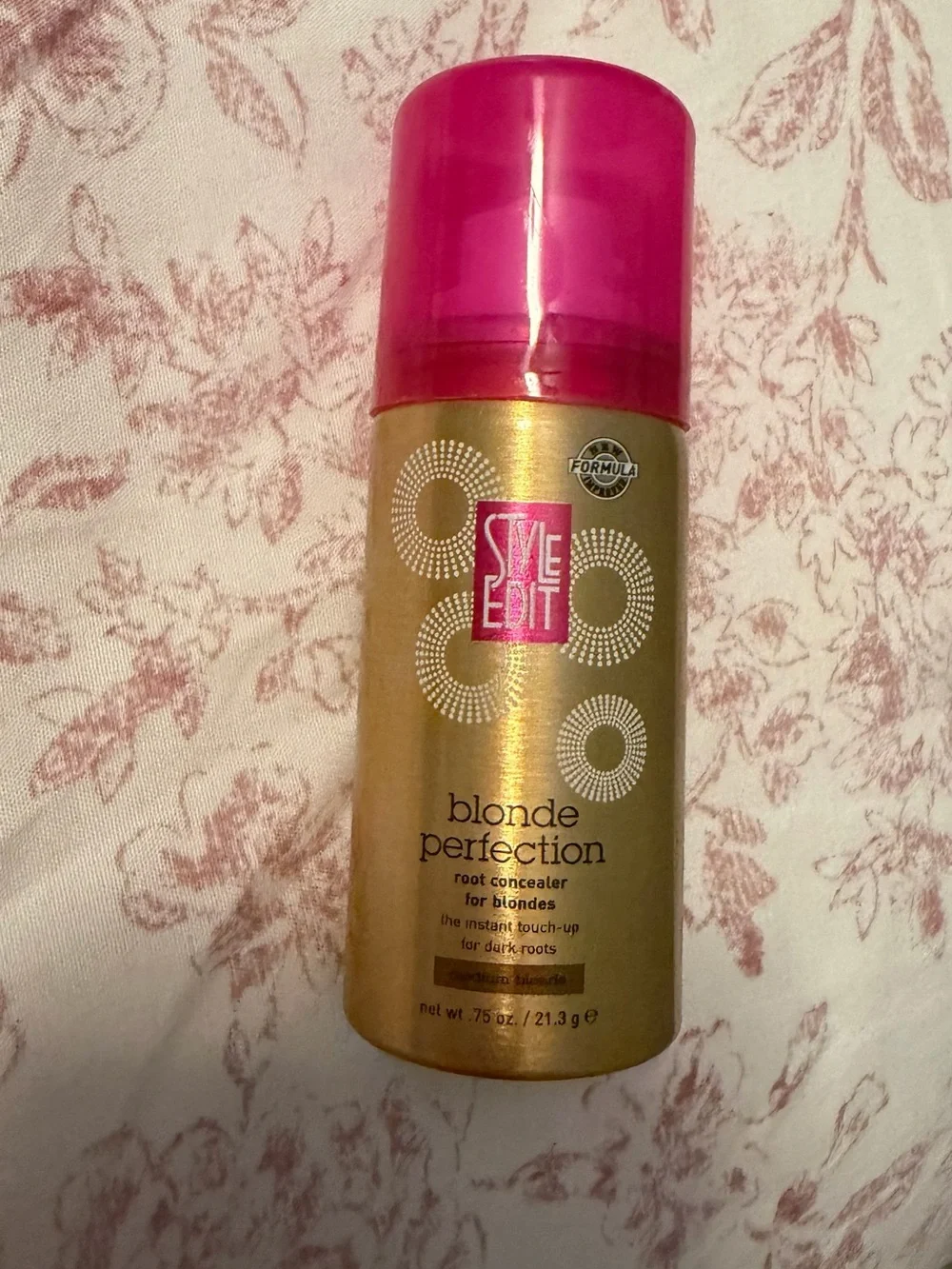 Style Edit Blonde Perfection Root Concealer - Gold Bottle with Pink Cap